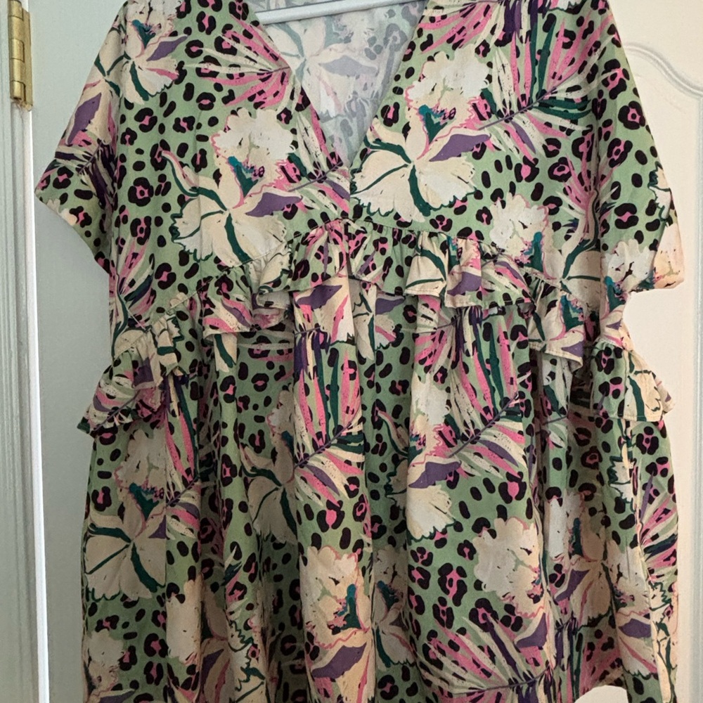 Floral Ruffle V-Neck Top